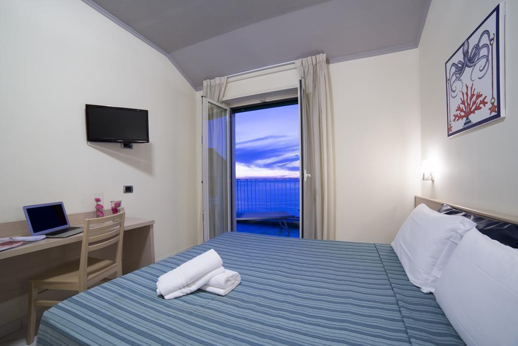 פיאנו די סורנטו Hotel Cosmomare מראה חיצוני תמונה